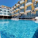 Mint Family Hotel *