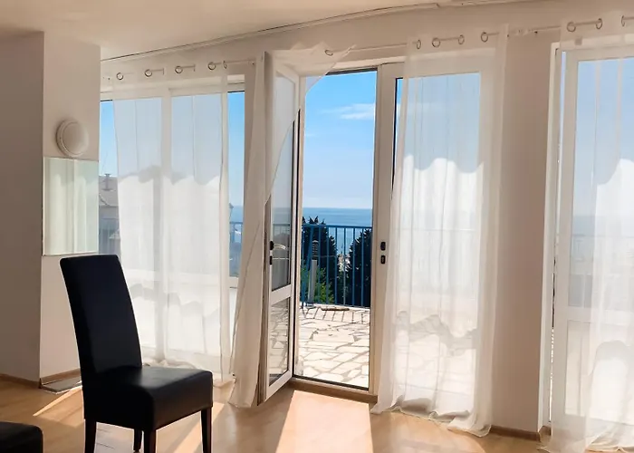 Mint Family Szálloda *